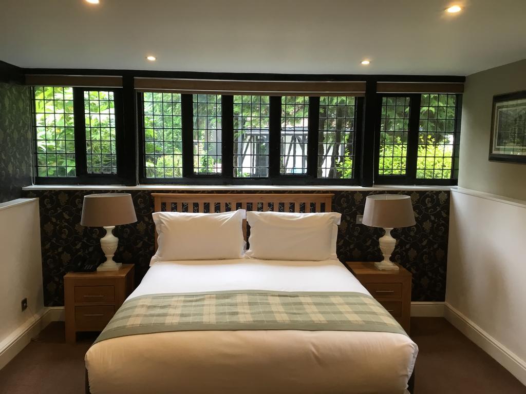 Hever Hotel Эденбридж Экстерьер фото