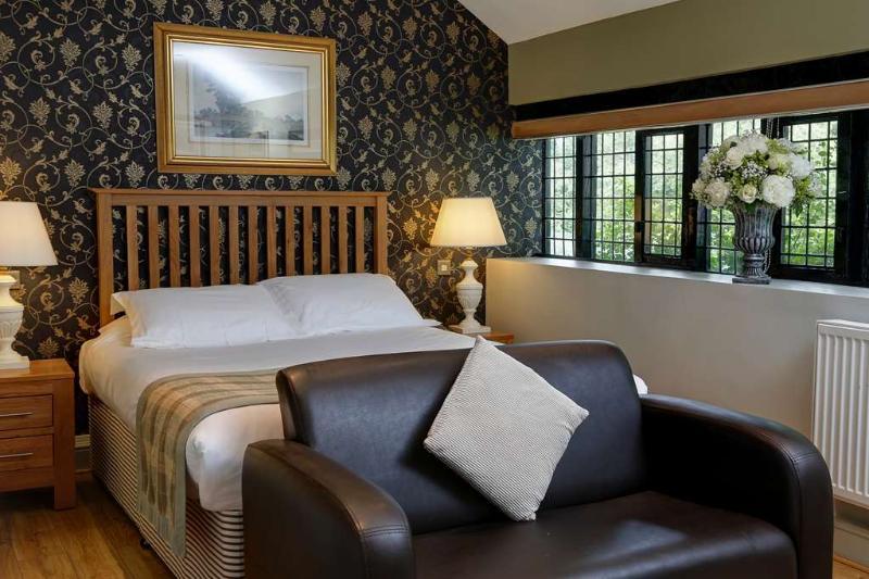 Hever Hotel Эденбридж Экстерьер фото